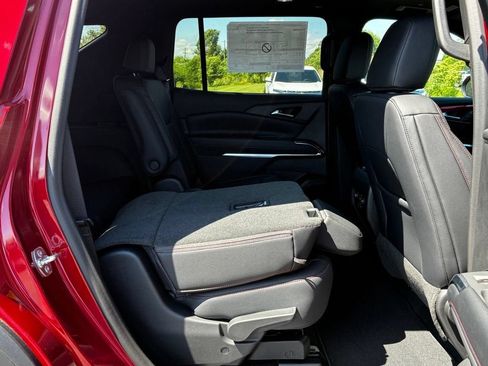 New 2026 Chevrolet Traverse Z71 w/ Driver Confidence Package AWD/4WD image 37