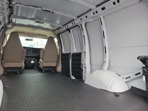 New 2025 Chevrolet Express 2500 w/ Driver Convenience Package RWD image 10
