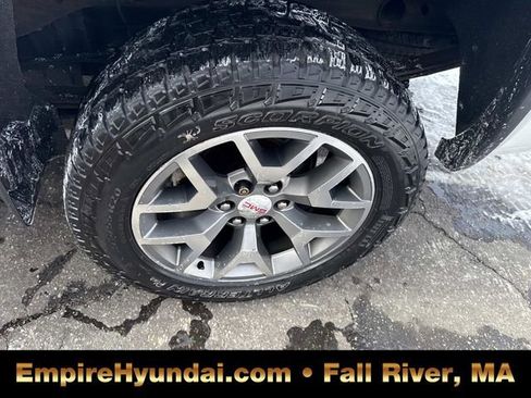 Used 2018 GMC Sierra 1500 SLT image 13