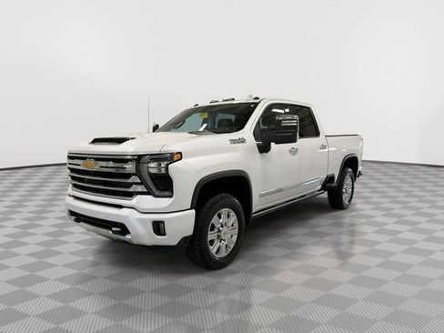 Used 2024 Chevrolet Silverado 2500 High Country w/ Technology Package AWD/4WD image 5