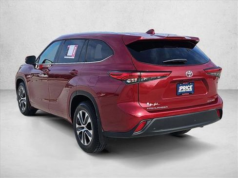 Used 2020 Toyota Highlander XLE image 8