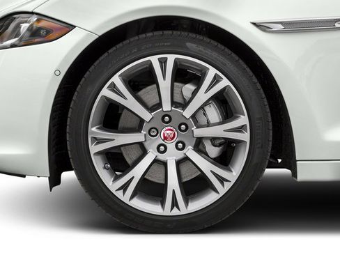 Used 2018 Jaguar XJ L Portfolio AWD/4WD image 11
