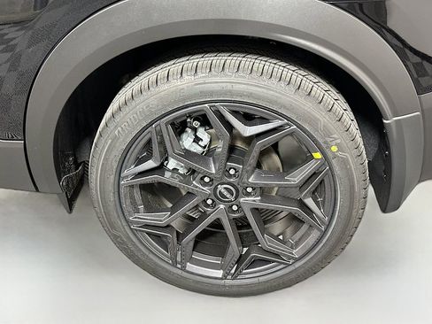 New 2026 Nissan Kicks SR w/ SR Premium Package image 9