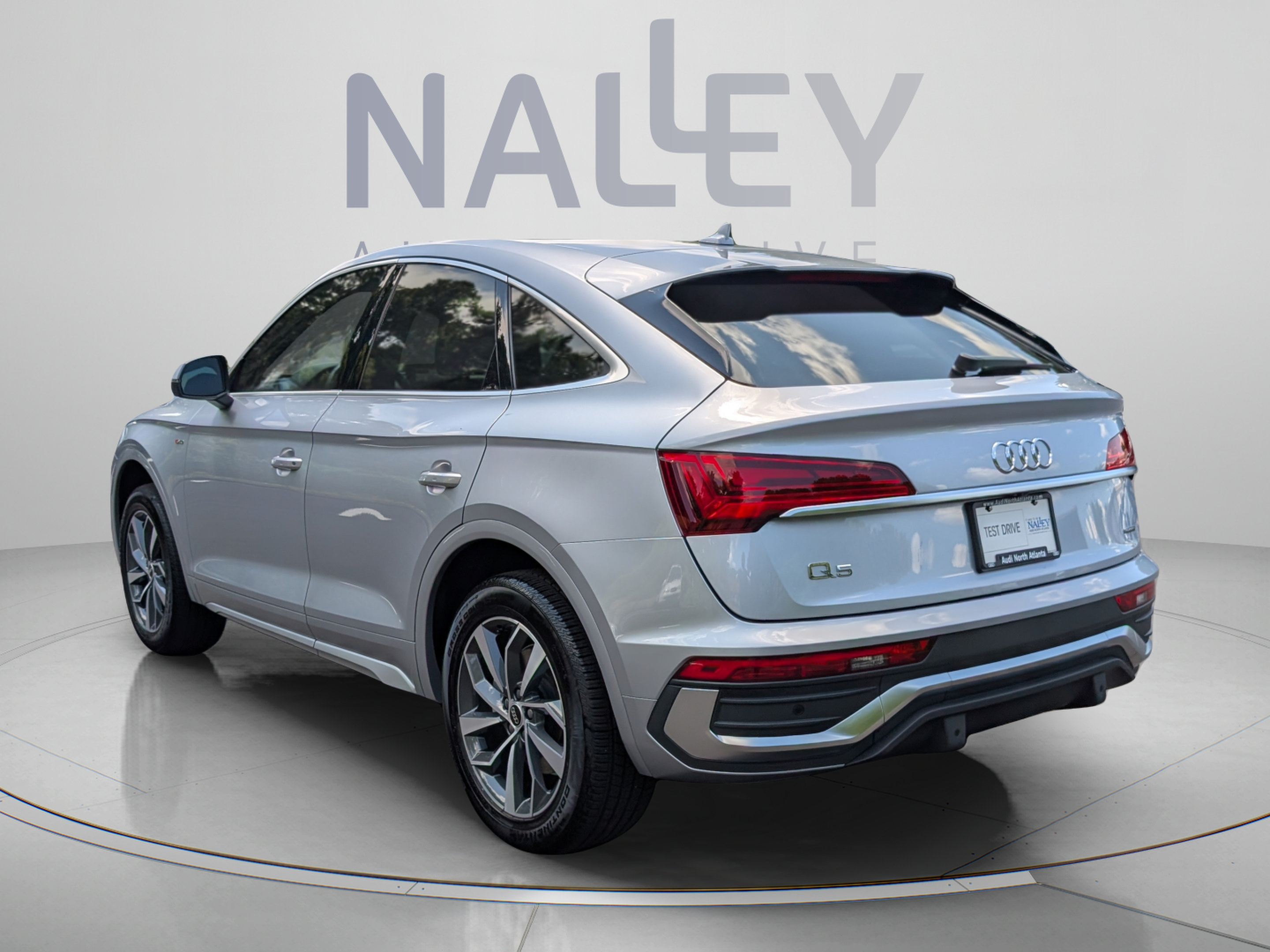 Used 2023 Audi Q5 2.0T Premium Plus w/ Premium Plus Package AWD/4WD image 3