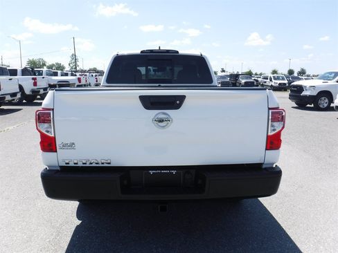 Used 2022 Nissan Titan S RWD image 7