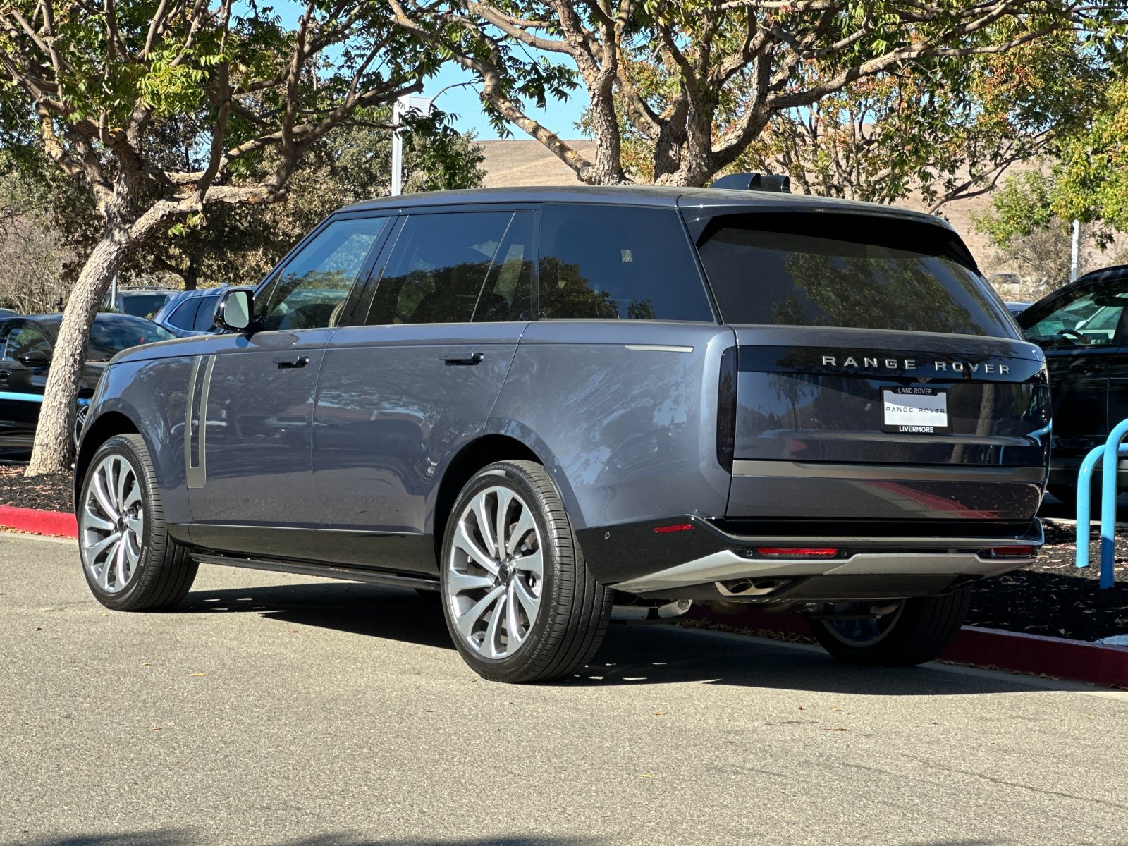New 2026 Land Rover Range Rover Long Wheelbase SE AWD/4WD image 4