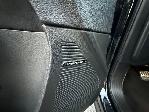 Used 2016 Dodge Challenger SRT RWD image 24