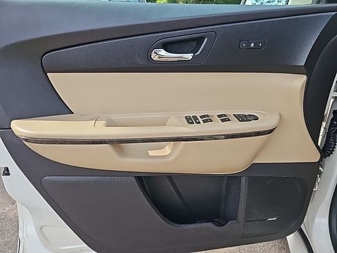 Used 2011 GMC Acadia Denali AWD/4WD image 12
