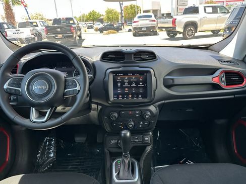 Certified 2023 Jeep Renegade Trailhawk AWD/4WD image 21