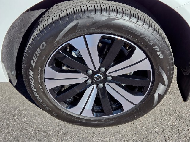 Used 2024 Volvo XC60 T8 Core AWD/4WD image 5