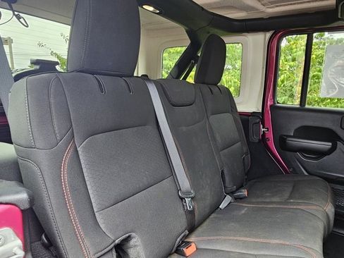 Used 2021 Jeep Wrangler Unlimited Rubicon image 16