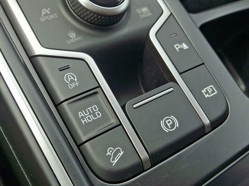 Used 2025 Kia Sorento S image 22