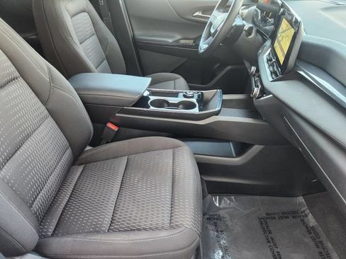 Used 2026 Chevrolet Equinox LT FWD image 19