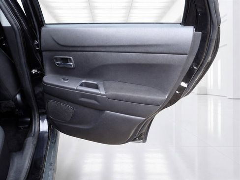 Used 2013 Mitsubishi Outlander Sport SE AWD/4WD image 28