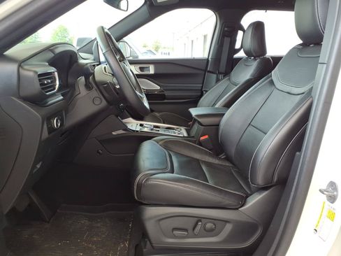 Used 2023 Ford Explorer ST w/ Equipment Group 401A AWD/4WD image 3