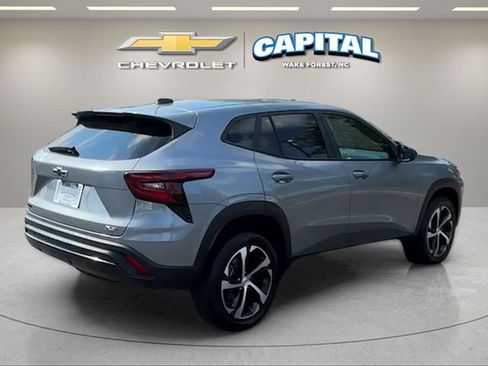 Used 2024 Chevrolet Trax RS w/ Driver Confidence Package FWD image 6