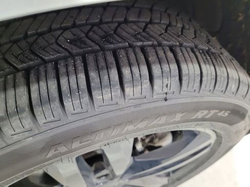 Used 2018 Chevrolet Equinox Premier image 31