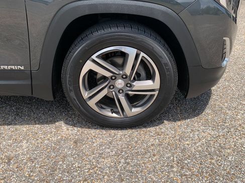 Used 2019 GMC Terrain SLT w/ Preferred Package FWD image 3