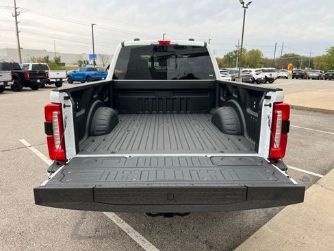 New 2026 Ford F250 Lariat w/ Black Appearance Package image 5