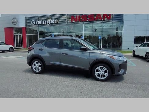 New 2025 Nissan Kicks Play S image 36