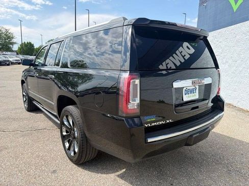 Used 2019 GMC Yukon XL Denali w/ Denali Ultimate Package AWD/4WD image 3