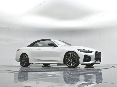 Used 2023 BMW 430i Convertible w/ M Sport Package RWD image 4