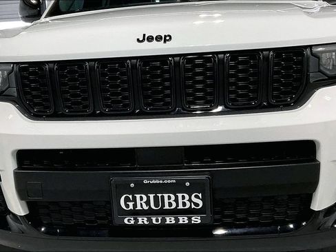 Used 2025 Jeep Grand Cherokee L Altitude RWD image 37