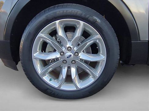 Used 2013 Ford Explorer XLT image 25