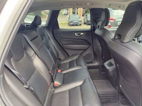 Certified 2023 Volvo XC60 B5 Core w/ Climate Package image 32