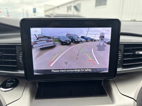 Used 2022 Ford Explorer XLT w/ Equipment Group 202A AWD/4WD image 54