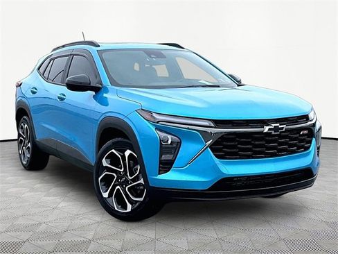 Used 2025 Chevrolet Trax RS w/ Sunroof Package image 1