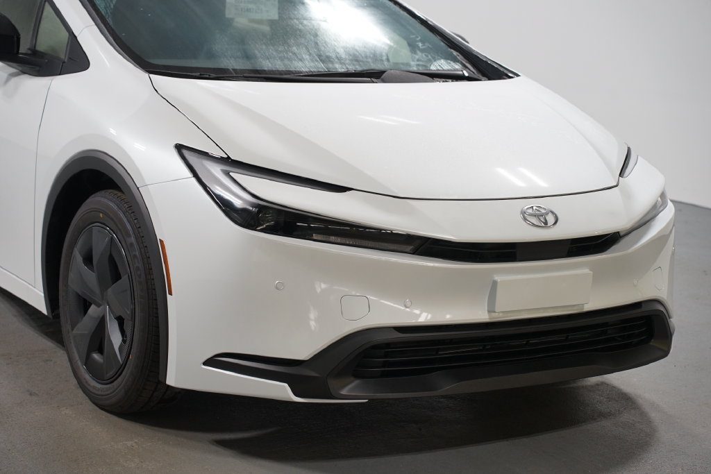 New 2027 Toyota Prius LE FWD image 4