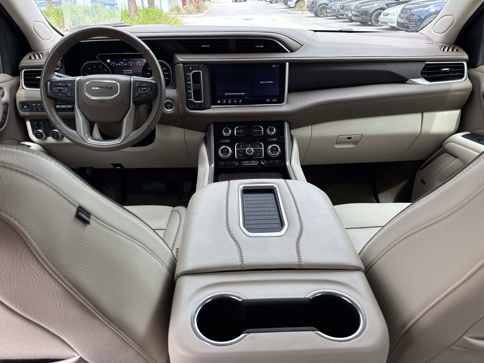 Used 2021 GMC Yukon Denali w/ Denali Premium Package AWD/4WD image 17