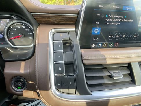 Used 2021 Chevrolet Tahoe High Country w/ Premium Package image 20