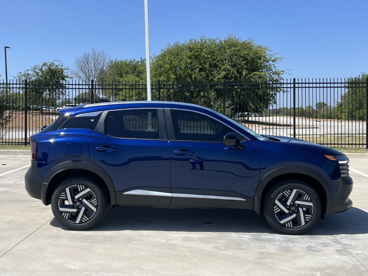 New 2027 Nissan Kicks SV FWD image 3