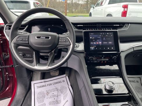 Used 2023 Jeep Grand Cherokee L Laredo w/ Luxury Tech Group I image 11