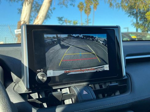 Used 2025 Toyota RAV4 XLE image 17