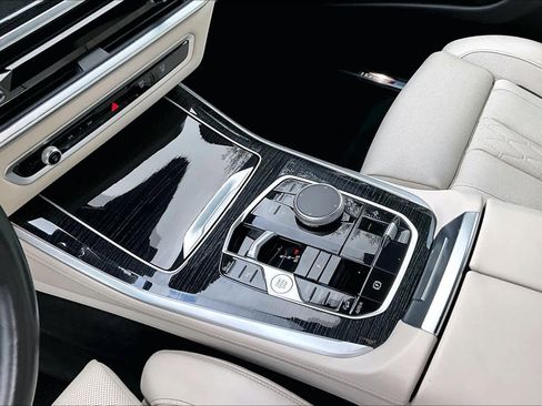 Used 2024 BMW X5 M60i image 16