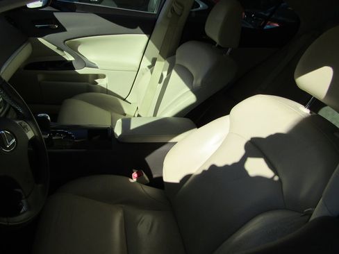 Used 2011 Lexus IS 250 image 8