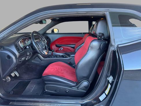 Used 2015 Dodge Challenger R/T Scat Pack w/ Scat Pack Appearance Package image 22