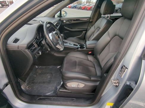 Used 2021 Porsche Macan image 8