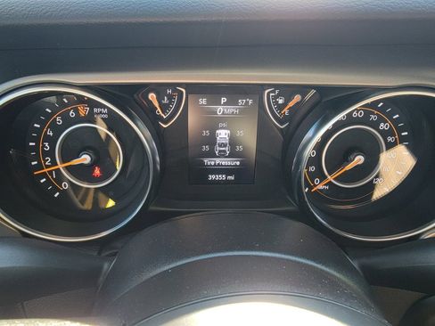 Used 2022 Jeep Wrangler Sport image 10