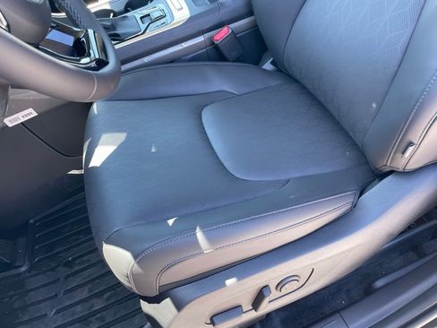 New 2026 Kia Carnival EX FWD image 21