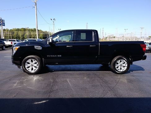 Used 2024 Nissan Titan SV w/ SV Convenience Package image 2