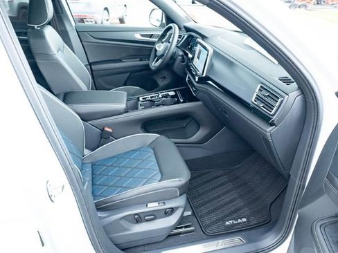 New 2026 Volkswagen Atlas Cross Sport SEL Premium R-Line AWD/4WD image 43