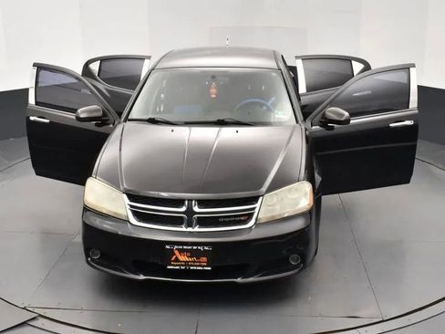 Used 2013 Dodge Avenger SXT image 10
