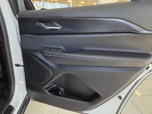 Used 2023 Jeep Grand Cherokee L Laredo image 24