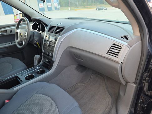 Used 2011 Chevrolet Traverse LS image 26