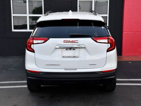 Used 2023 GMC Terrain SLE w/ Driver Convenience Package image 5