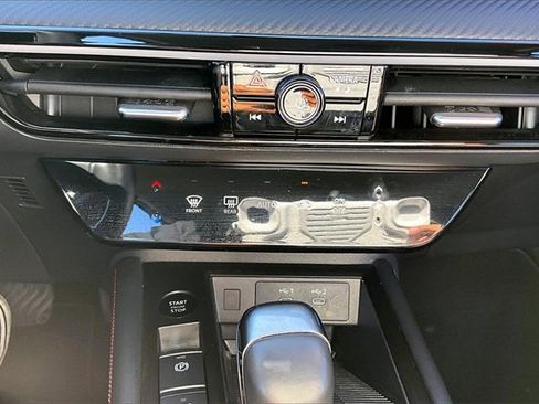 Certified 2025 Nissan Kicks SR image 14